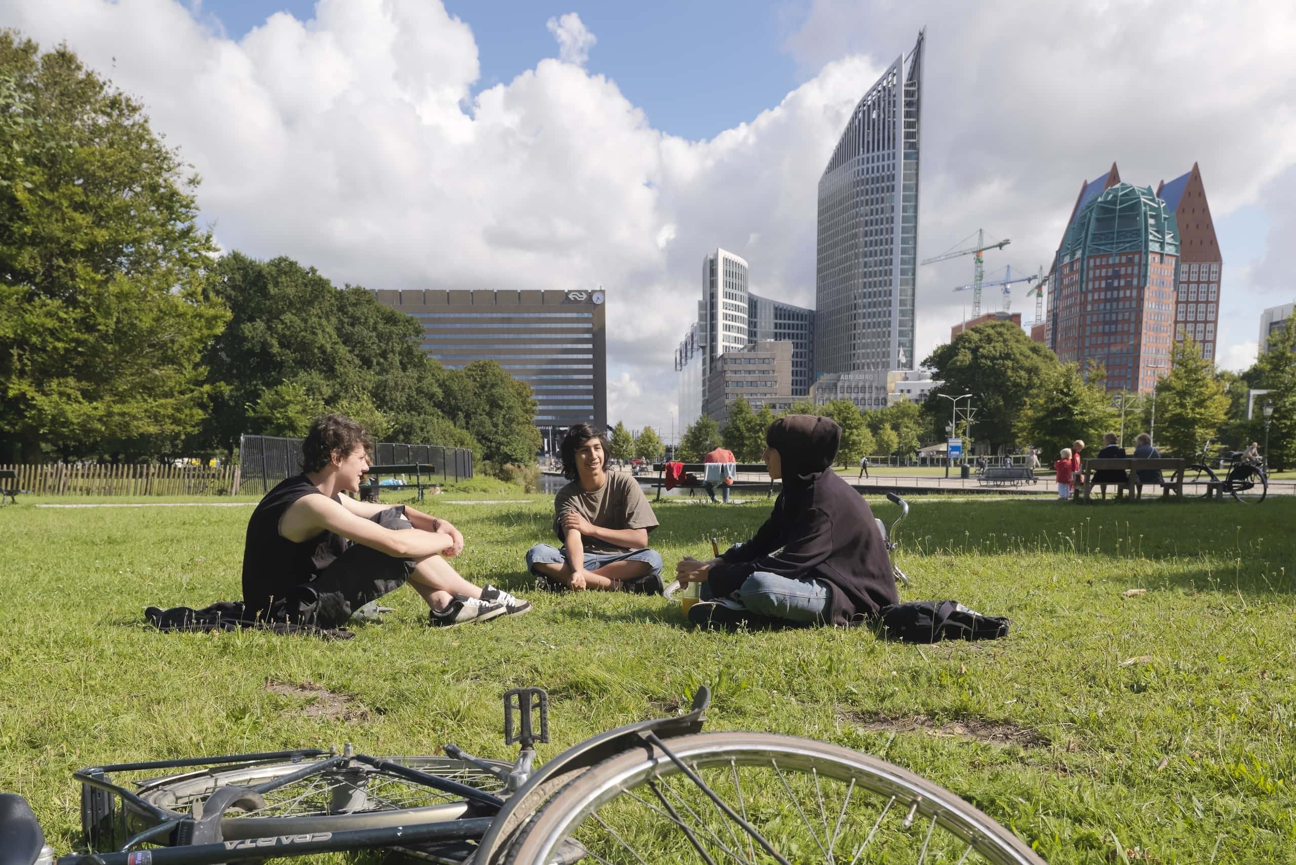 Afbeelding van Den Haag, genomen vanaf het malieveld.