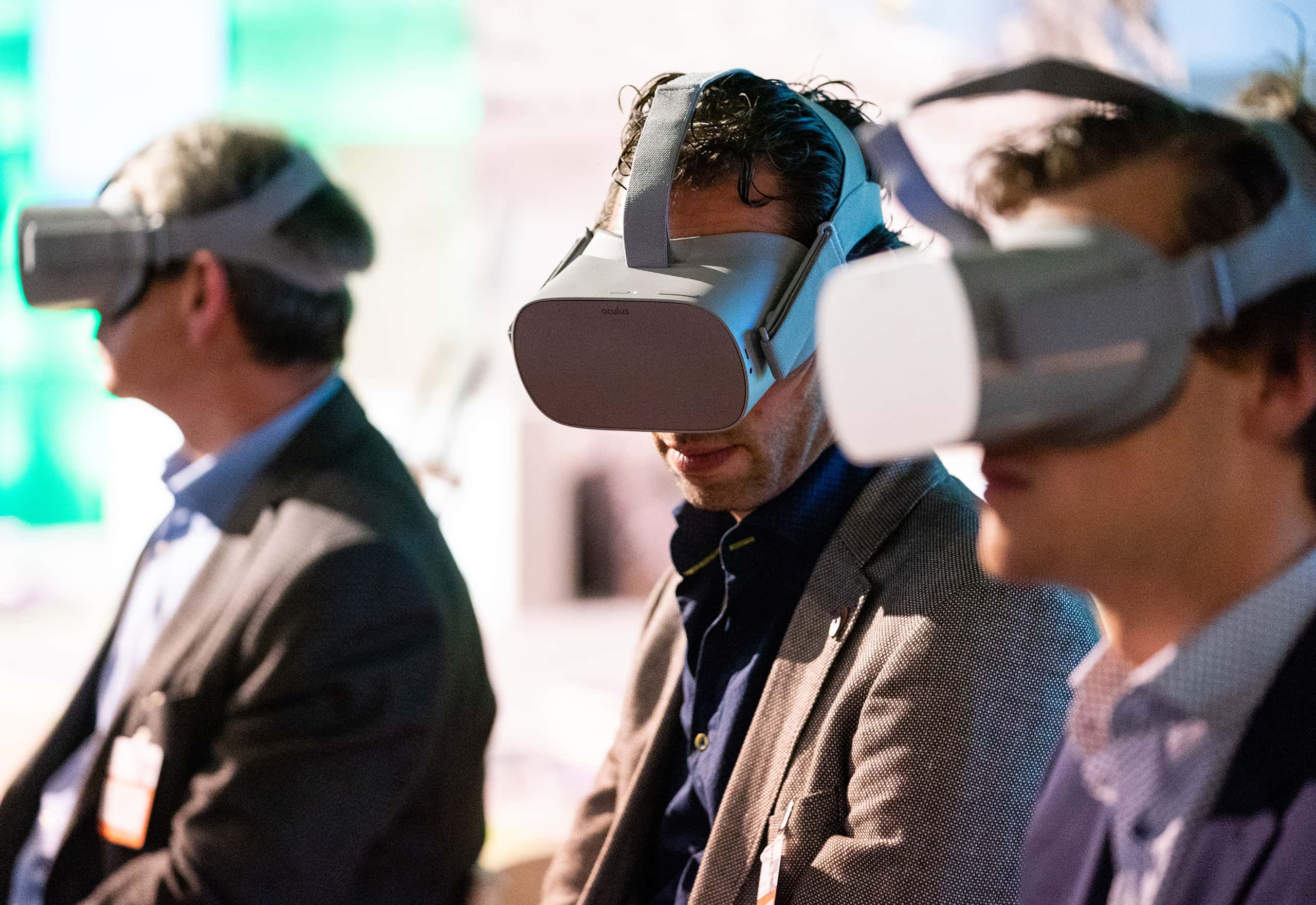 Mannen met 3D-brillen